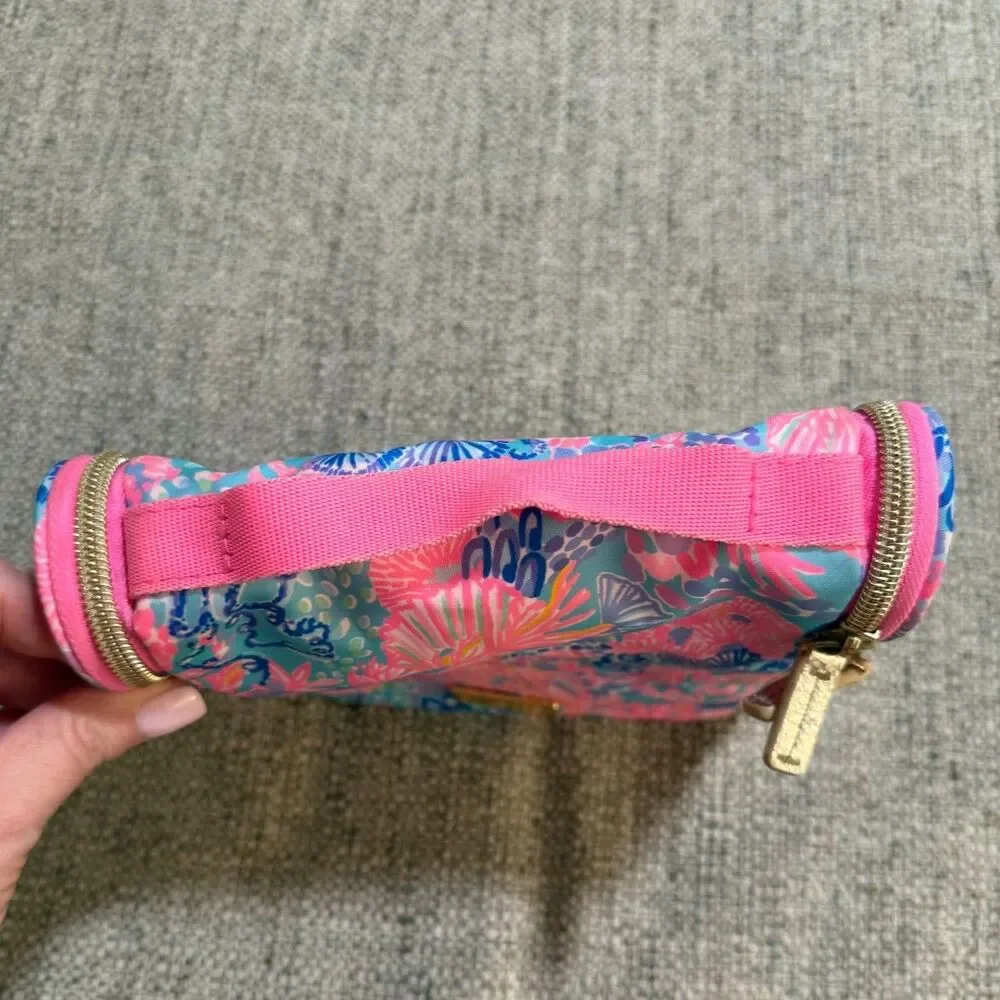 Lilly Pulitzer Hanging Travel Case Splendor In The Sand Pink Seashell Print
